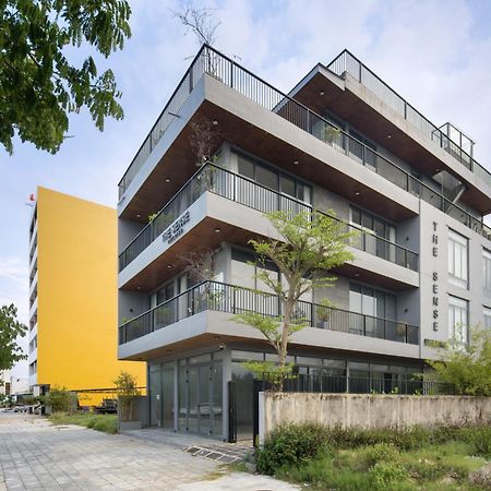 The Sense Apartment - Modern, Near My An Beach ダナン市 エクステリア 写真
