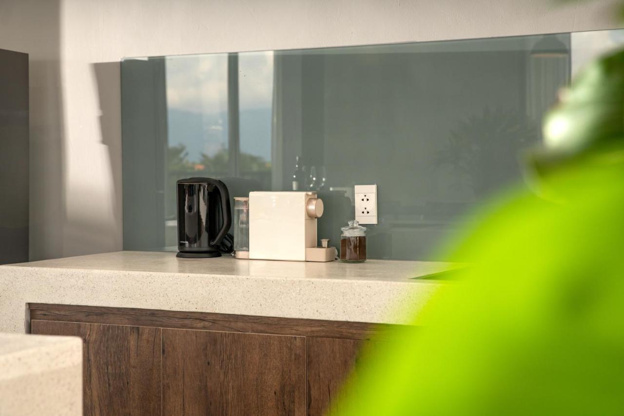 The Sense Apartment - Modern, Near My An Beach ダナン市 エクステリア 写真